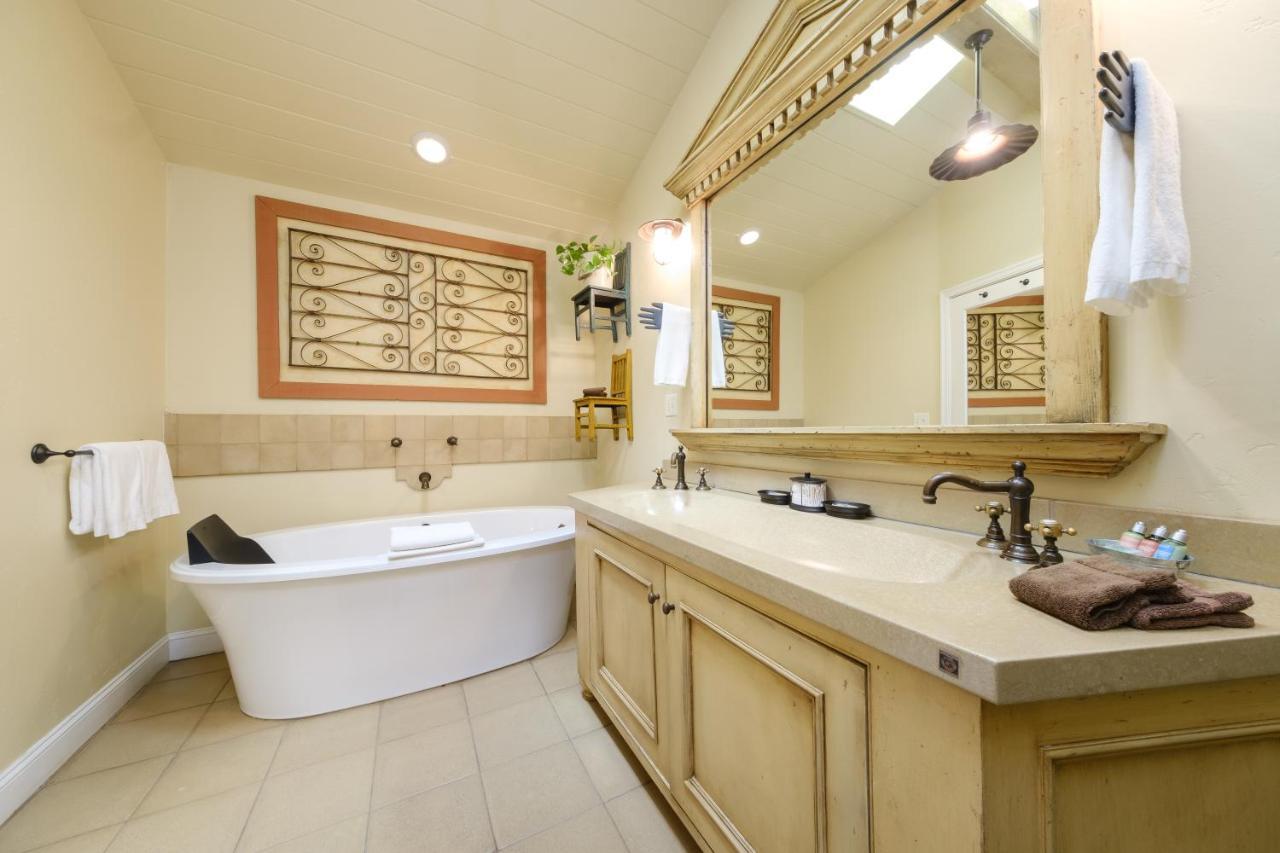 One-Bedroom Cottage